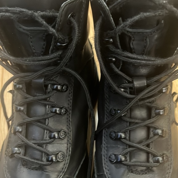 Black Platform lace up boots - Picture 5 of 5
